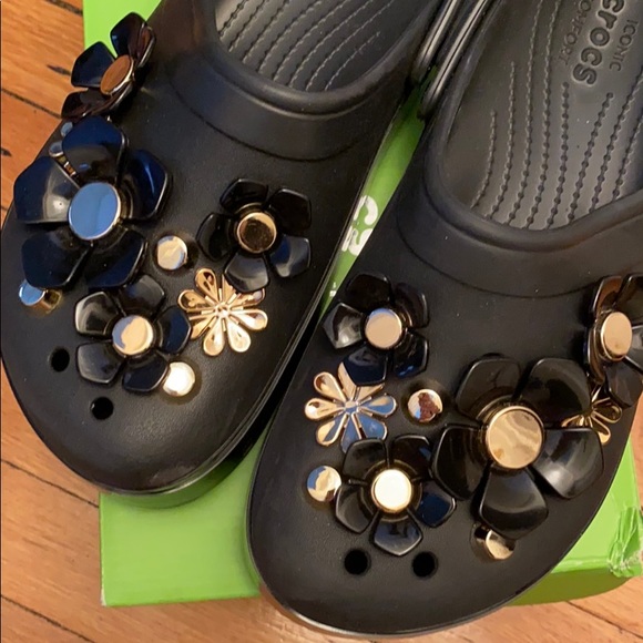 crocs platform metallic bloom